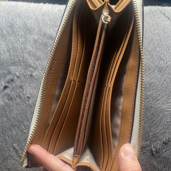 MK pocketbook - Picture 6 of 6